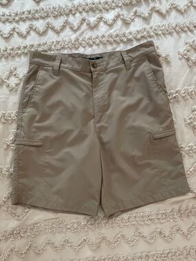 Chaps Men's Cargo Shorts in Khaki